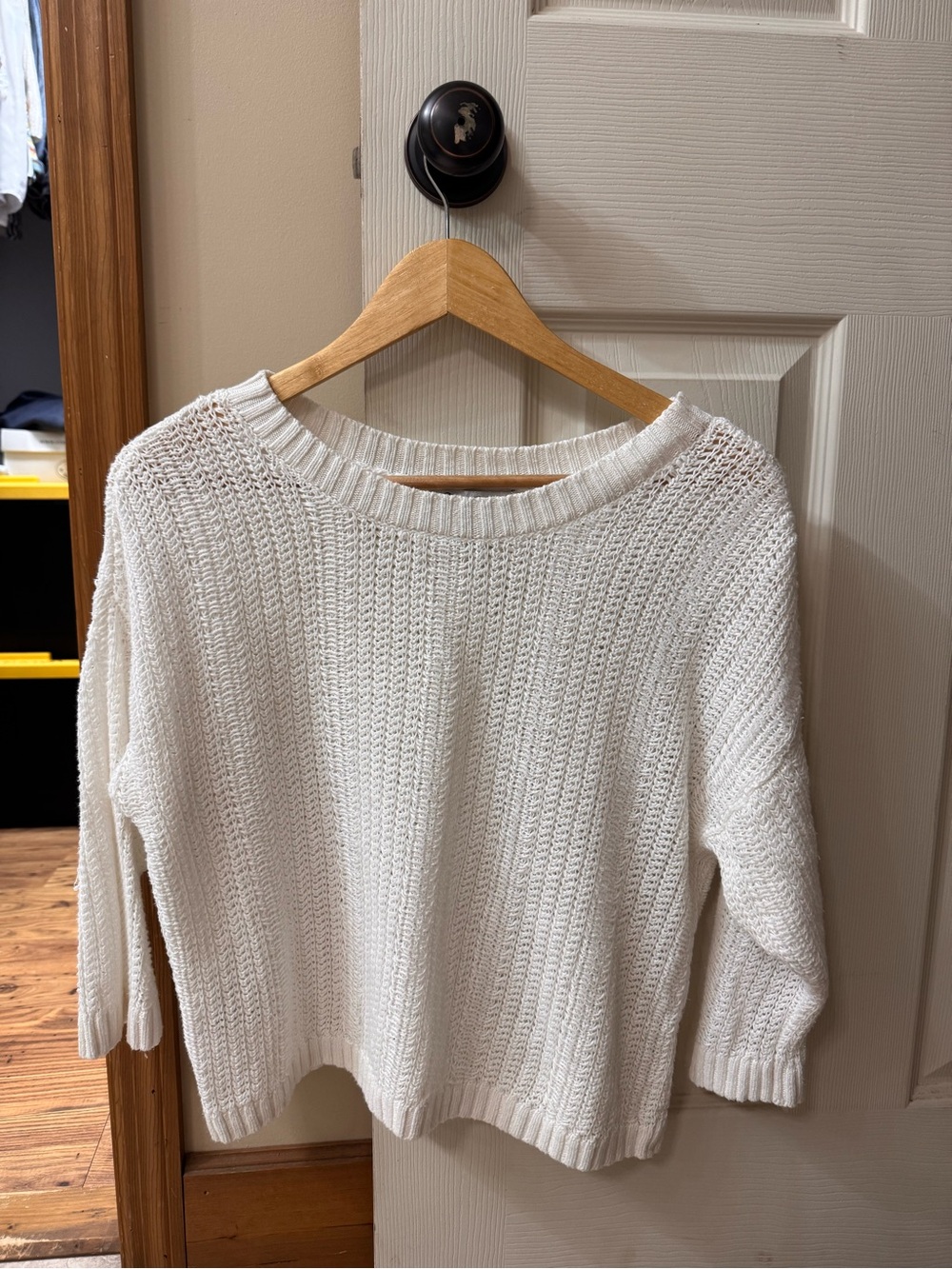 Tommy Bahama Cream Lightweight Crewneck Knit Sweater